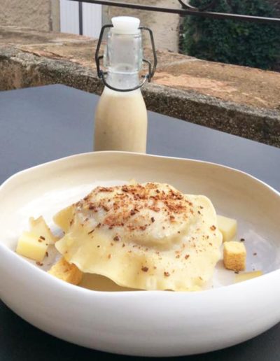 Soupe à l’Oignon et sa Raviole de Foie gras